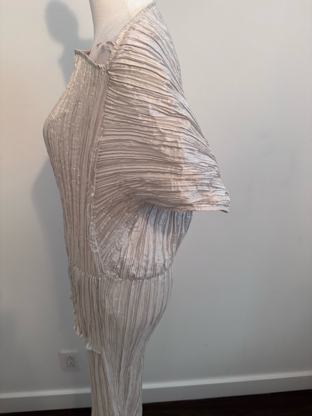 Massimo Dutti Champagne Pleated Blouse - Picture 4 of 8